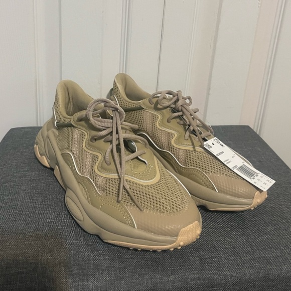 Adidas Ozweego - Picture 3 of 7